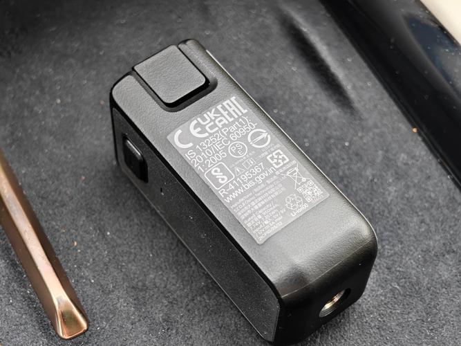 Parrot无人机电池怎么取？-图2