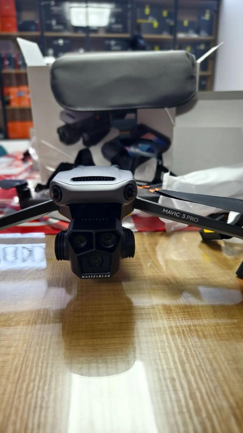 大强与parrot无人机，核心差异与市场定位如何？-图2