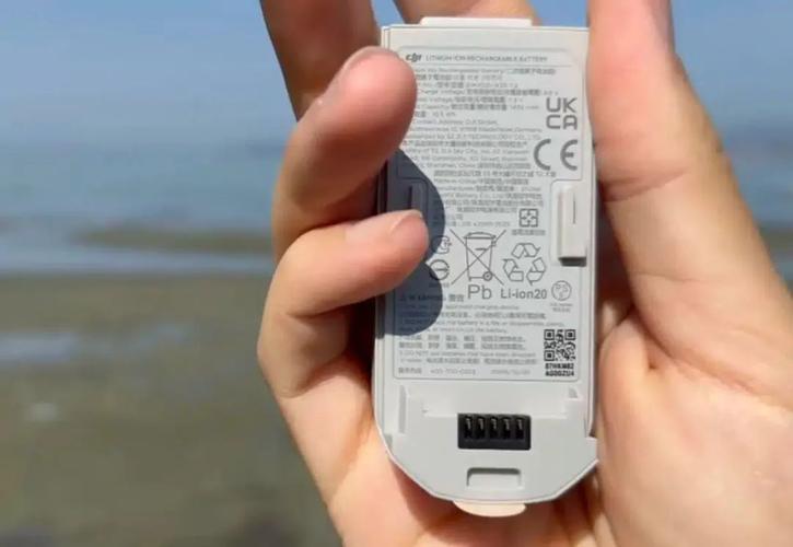 大疆Spark无人机充电怎么操作？-图3