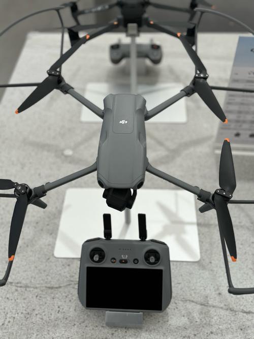 Mavic Air连电脑，无人机如何操作？-图2