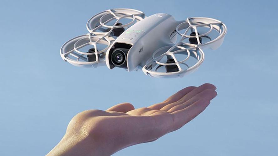 Airselfie口袋无人机,口袋小如何飞稳拍清?-图1 Airselfie口袋无人机,口袋小如何飞稳拍清?-图1