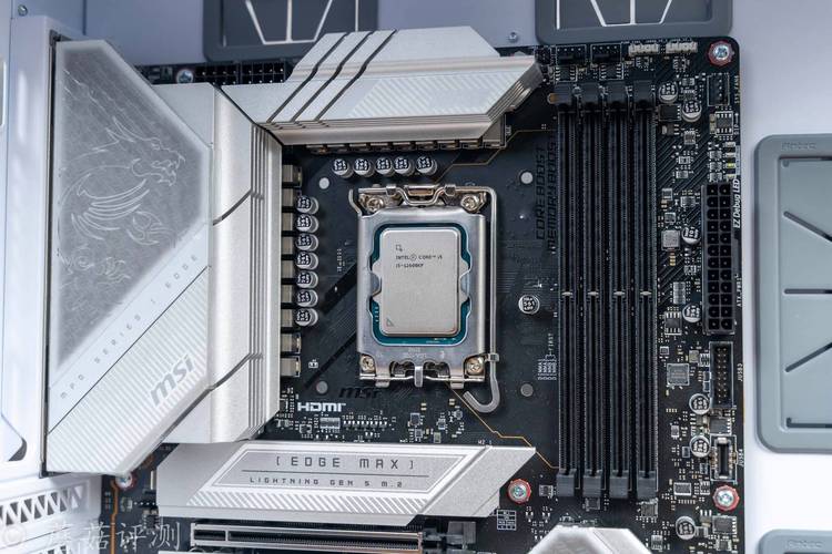 Intel SRT技术12.9,性能提升还是噱头?-图1 Intel SRT技术12.9,性能提升还是噱头?-图1