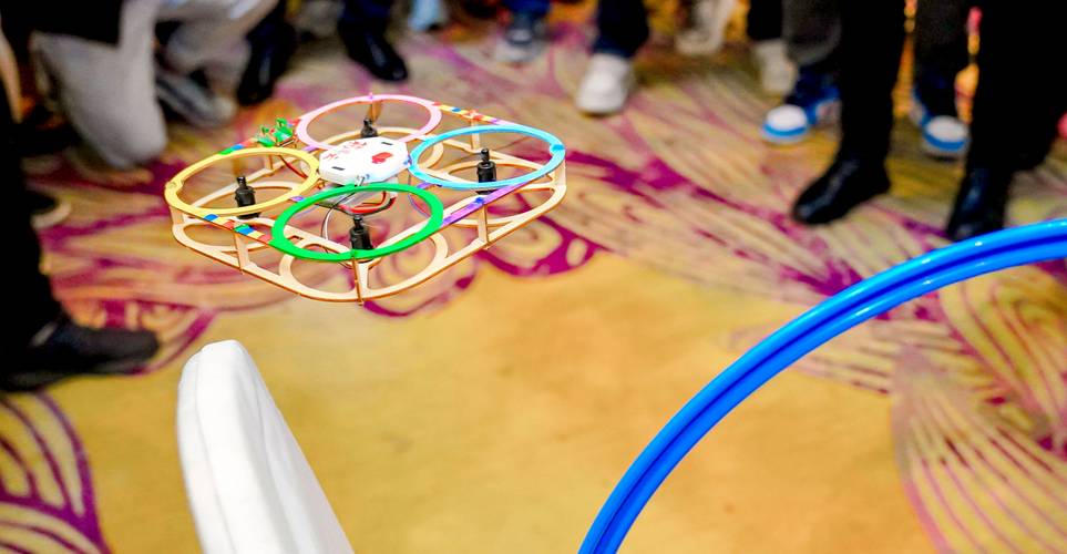 Together Mode技术如何重塑远程协作体验?-图2 Together Mode技术如何重塑远程协作体验?-图2