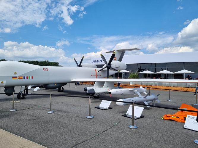 parrot编队无人机具体型号有哪些？-图2