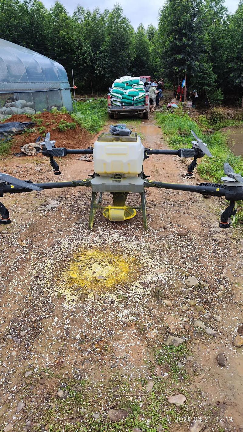 撒药无人机消耗什么?成本还是资源?-图1 撒药无人机消耗什么?成本还是资源?-图1