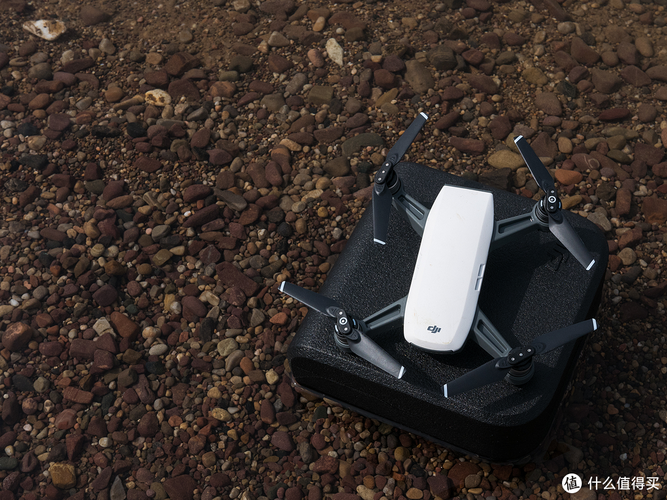 老外为何偏爱大疆Spark无人机?-图1 老外为何偏爱大疆Spark无人机?-图1