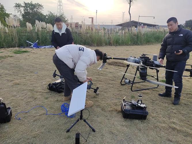 nixie微型无人机人视频,如何实现随身飞行拍摄?-图1 nixie微型无人机人视频,如何实现随身飞行拍摄?-图1