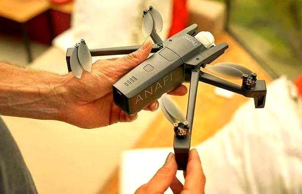 法国Parrot无人机进水后还能用吗？-图2