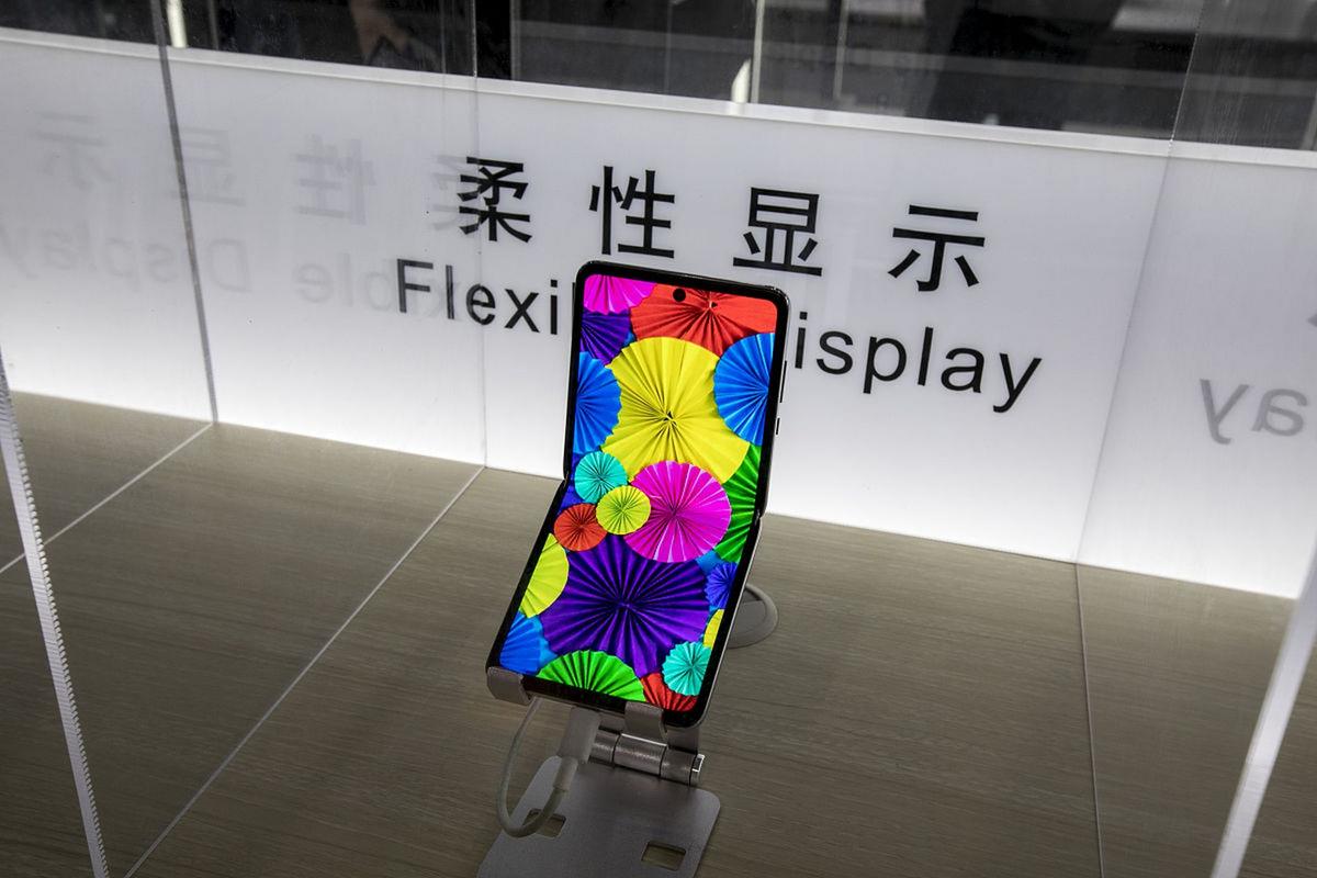 AMOLED技术哪家强?谁是真正的行业最优?-图2 AMOLED技术哪家强?谁是真正的行业最优?-图2