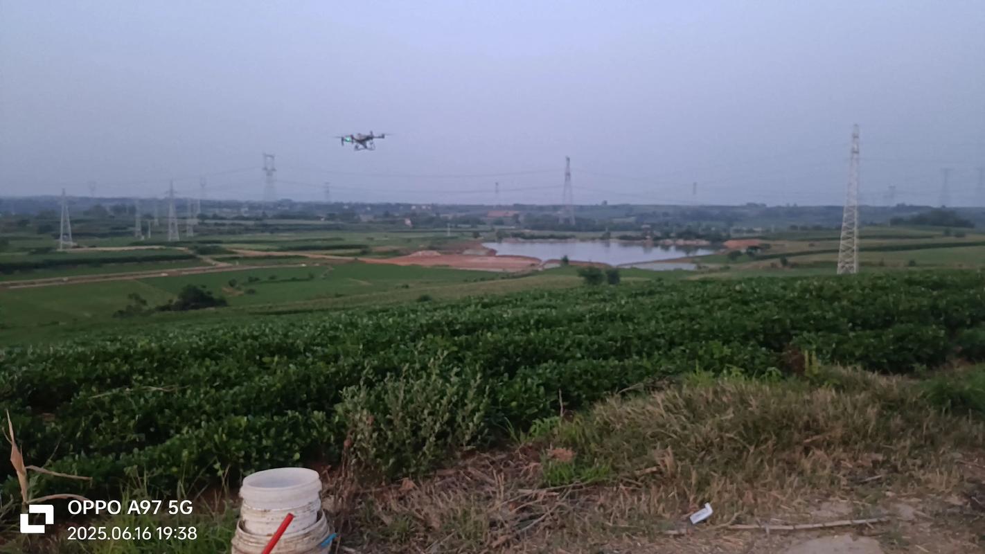 喷农药无人机一台多少钱?-图2 喷农药无人机一台多少钱?-图2