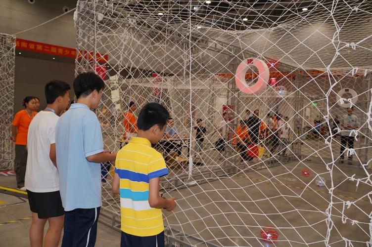 儿童室内无人机比赛,如何兼顾安全与趣味?-图2 儿童室内无人机比赛,如何兼顾安全与趣味?-图2