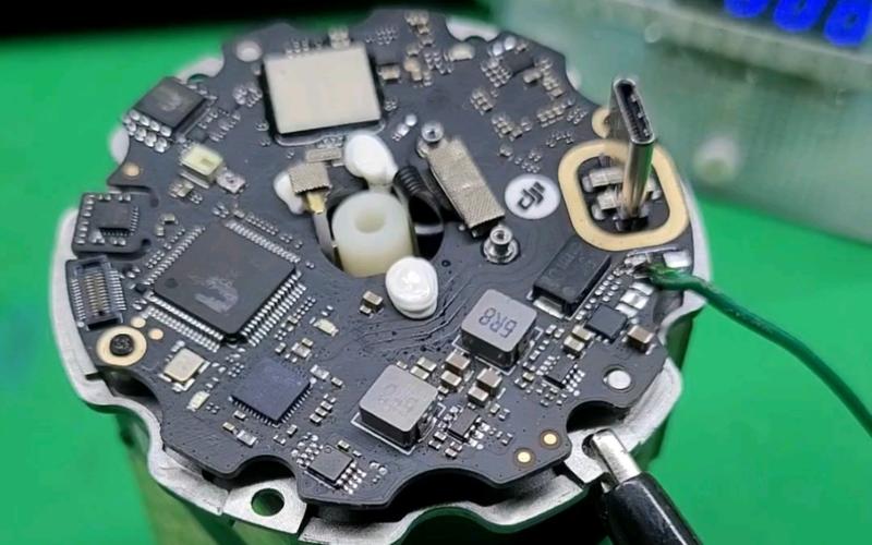 大疆农业植保无人机拆解后有何核心优势?-图2 大疆农业植保无人机拆解后有何核心优势?-图2