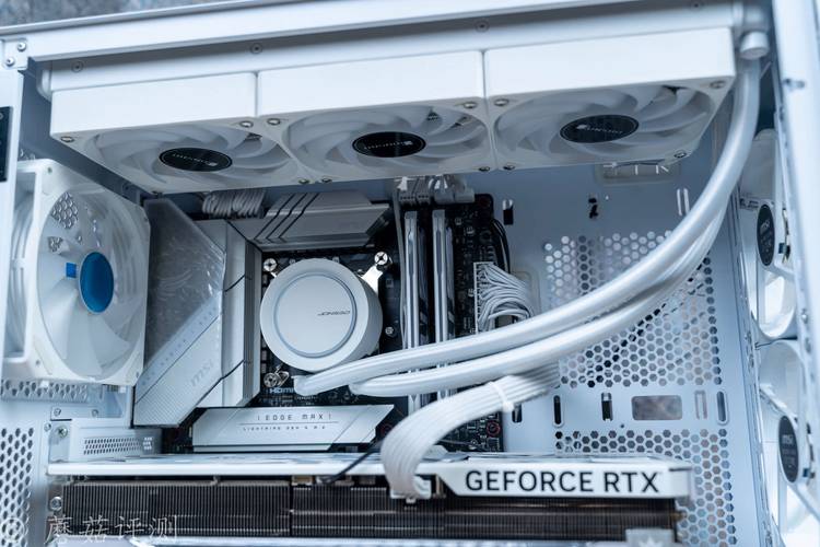 Lumia 950 水冷技术,真散热黑科技还是噱头?-图3 Lumia 950 水冷技术,真散热黑科技还是噱头?-图3