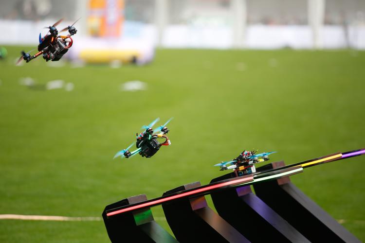 上海无人机竞速比赛视频有多刺激?-图3 上海无人机竞速比赛视频有多刺激?-图3