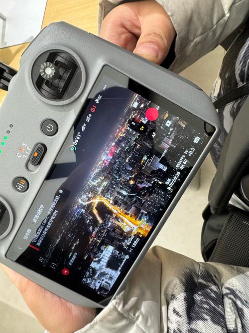 大疆无人机手势自拍怎么操作?-图3 大疆无人机手势自拍怎么操作?-图3