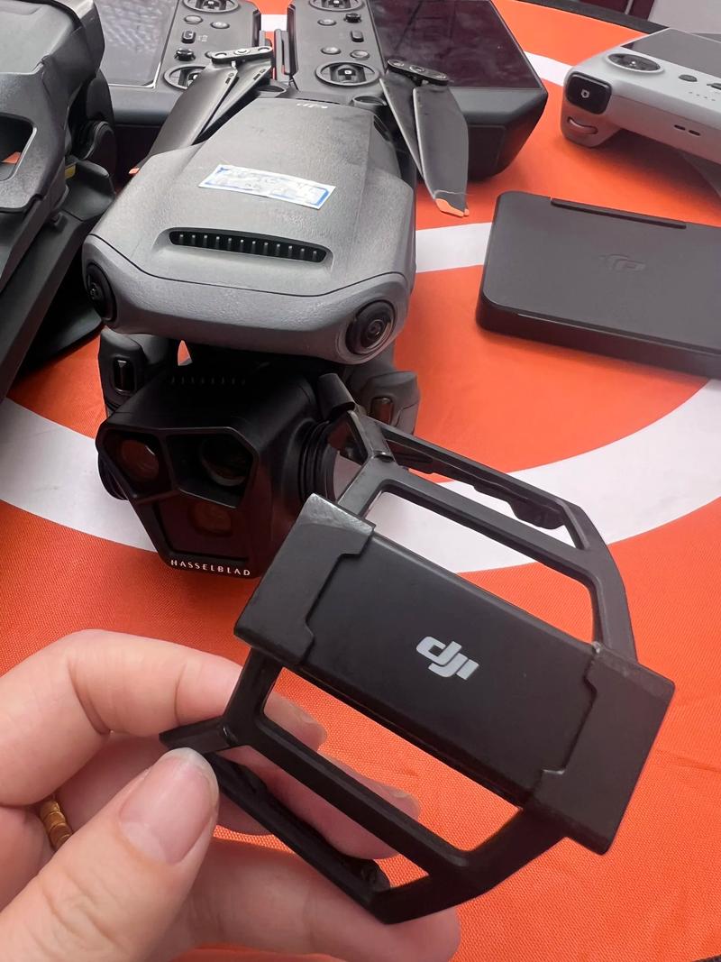 大疆无人机配平板插卡，为图传还是存储？-图1
