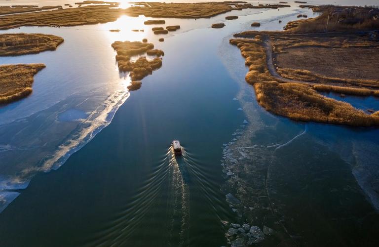 银川湖面无人机拍下啥？-图2