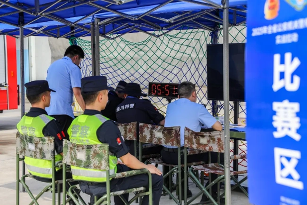 警用无人机2025安保如何提升实战效能?-图3 警用无人机2025安保如何提升实战效能?-图3