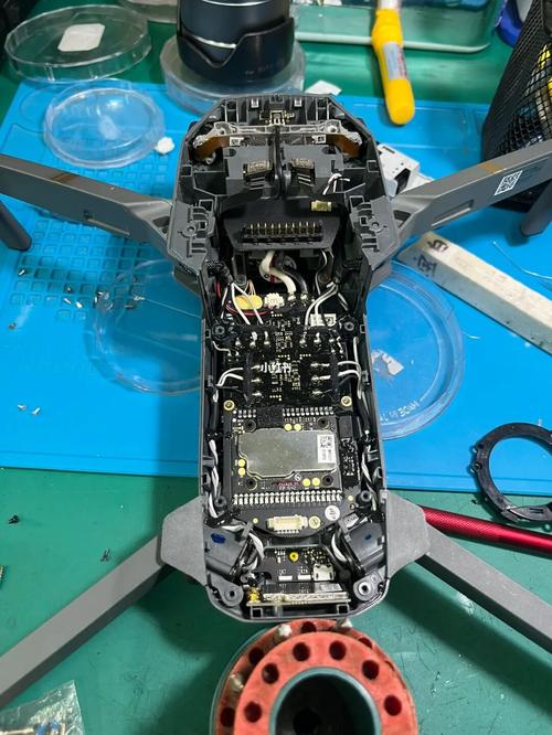 Spark无人机拆解后内部有何玄机？-图3