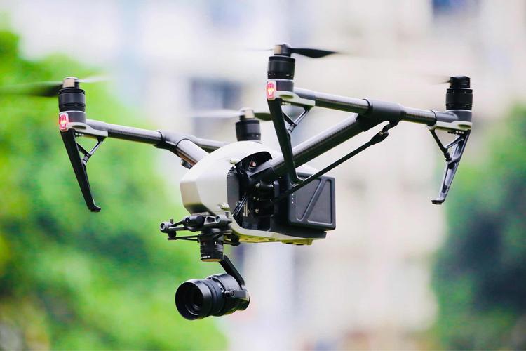 大疆悟2飞行视频，藏着什么惊艳视角？-图1