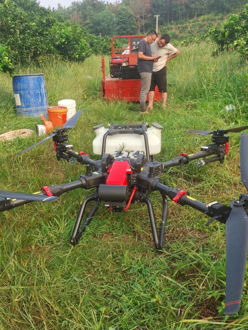无人机载10公斤农药，续航够用吗？-图2