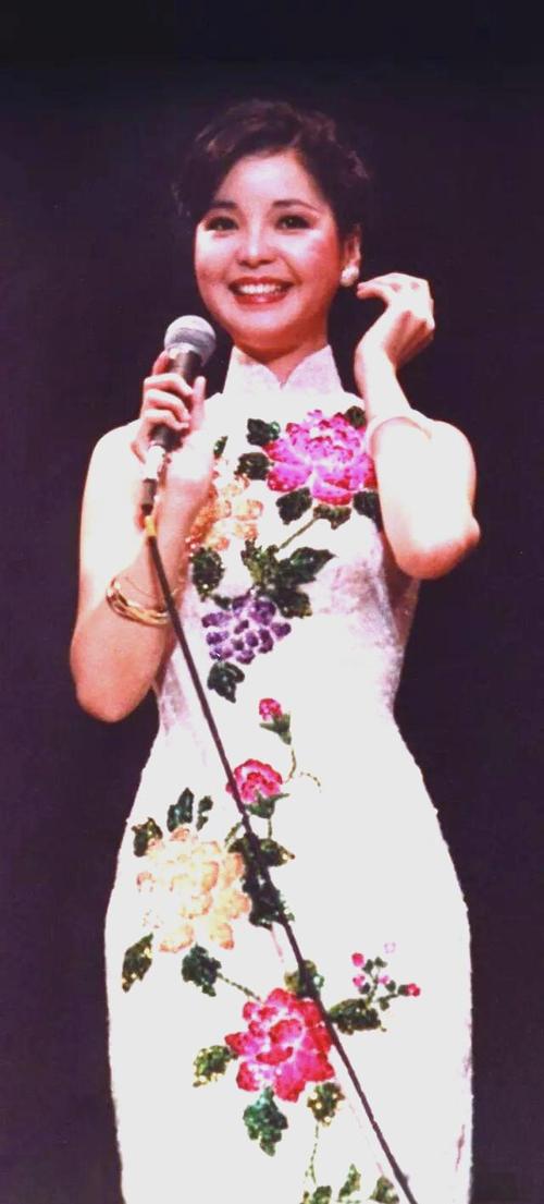 声光电技术复活邓丽君-图2