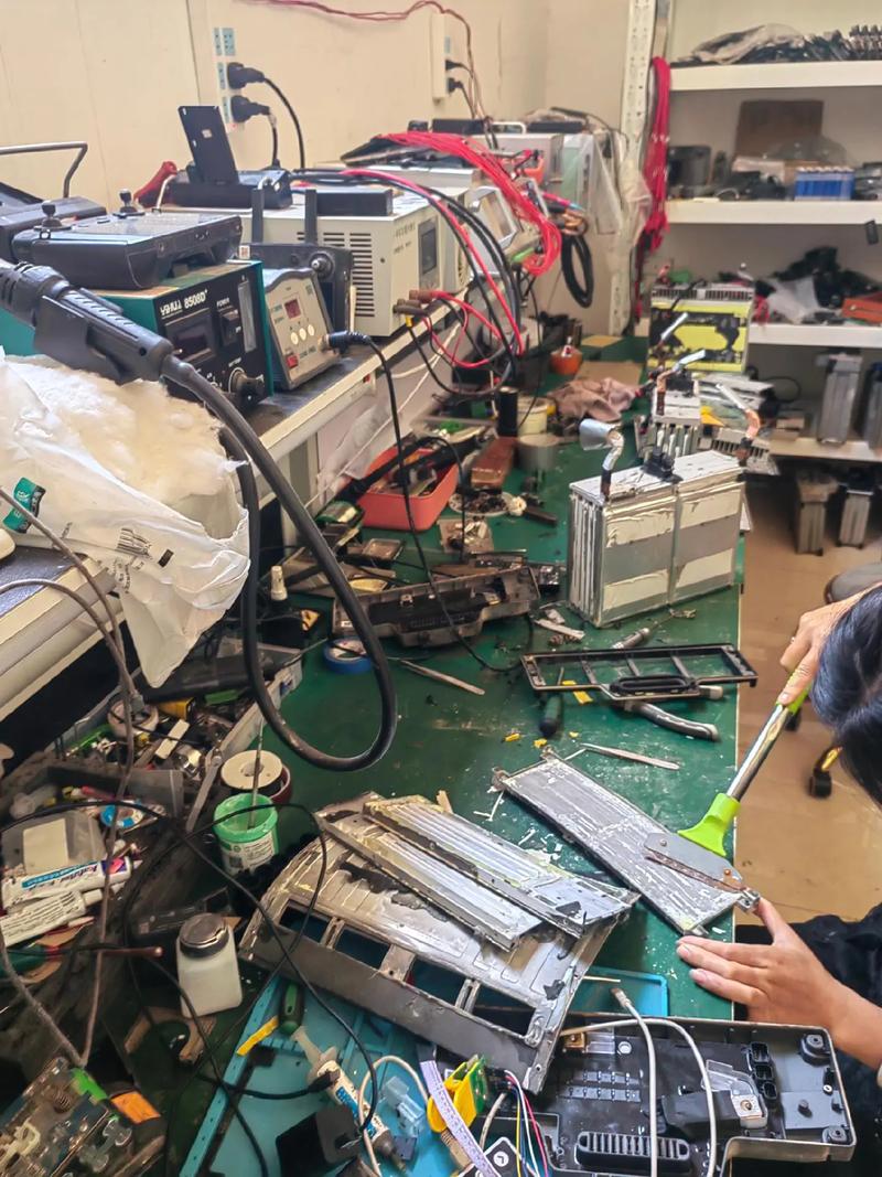 大疆无人机西安维修店-图1